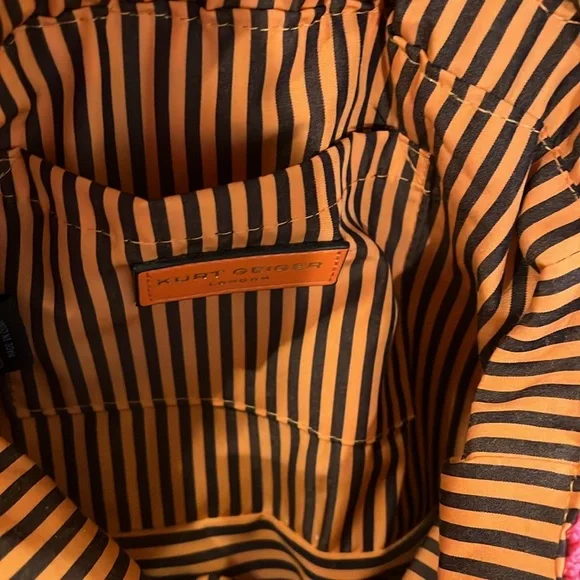 Kurt Geiger crocheted purse - Picture 4 of 6